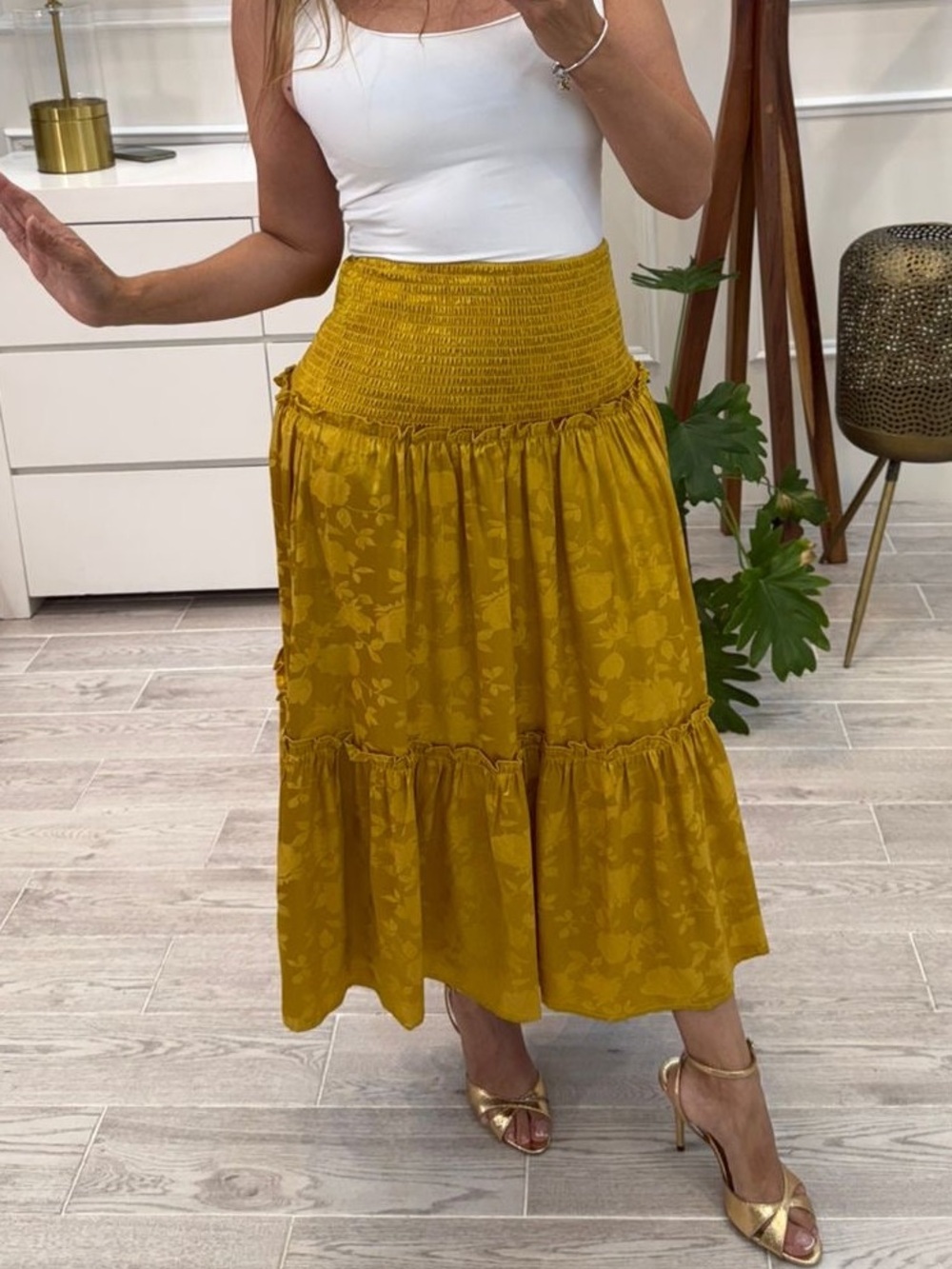 🟠NWT INA Smocked Waistband Tiered Ruffle Midi Dress in Mustard Floral